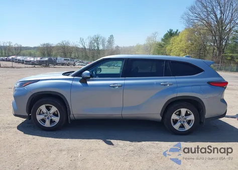 2021 Toyota Highlander Le z USA, uszkodzony, nr VIN 5TDBZRBH6MS082566